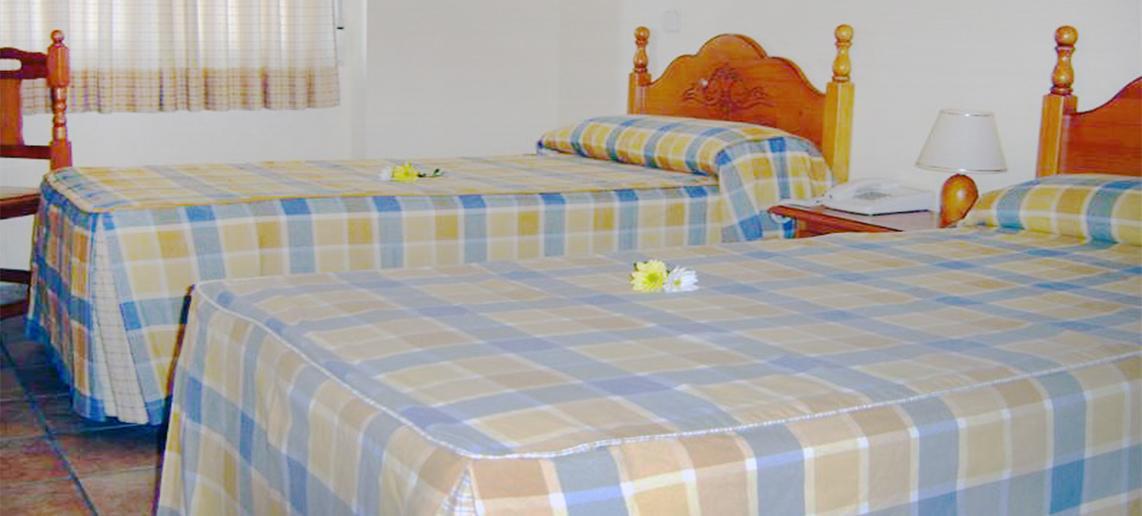 אלקובנדס Hotel Miraflores מראה חיצוני תמונה